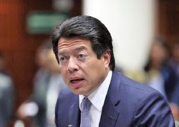 ANUNCIA MOVILIZACIÓN POR FIRMAS PARA APOYAR JUICIOS CONTRA LOS EXPRESIDENTES