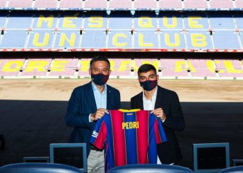 BARCELONA PRESENTA A PEDRI COMO SU NUEVO JUGADOR