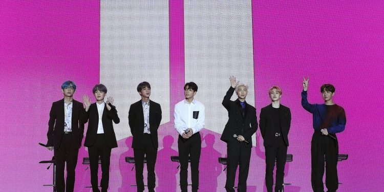 BTS RINDE HOMENAJE A MICHAEL JACKSON Y ENLOQUECEN LAS REDES