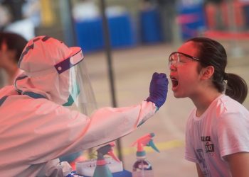 CIUDADANO DE HONG KONG, PRIMER REINFECTADO DE COVID-19 EN EL MUNDO