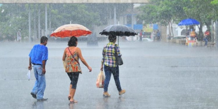 CONTINUARÁN LAS LLUVIAS FUERTES CON DESCARGAS ELÉCTRICAS EN TABASCO