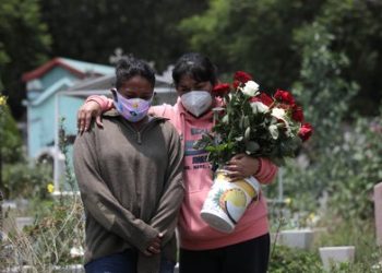 DECRETAN DUELO NACIONAL DE 30 DÍAS POR MUERTES A CAUSA DE COVID-19