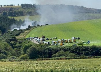 DESCARRILAMIENTO DE TREN EN ESCOCIA DEJA AL MENOS 3 MUERTOS Y 6 HERIDOS