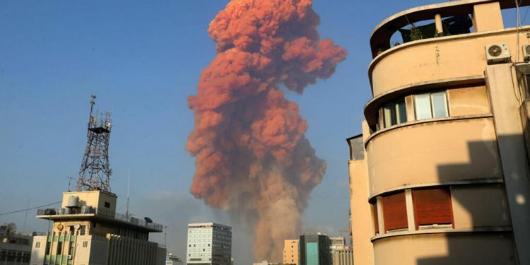 ENORME EXPLOSIÓN EN BEIRUT DEJA HERIDOS Y DAÑOS
