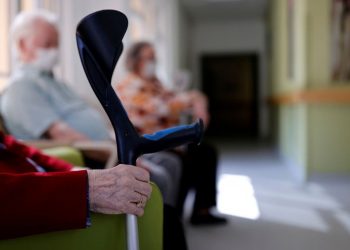 FALLECE FRENTE A UN HOSPITAL ABUELITO QUE ESTABA EN TRATAMIENTO POR COVID