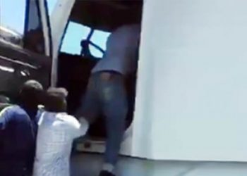 GOLPEAN A TRAILERO POR NO PAGAR CUOTA DE YAQUIS EN SONORA