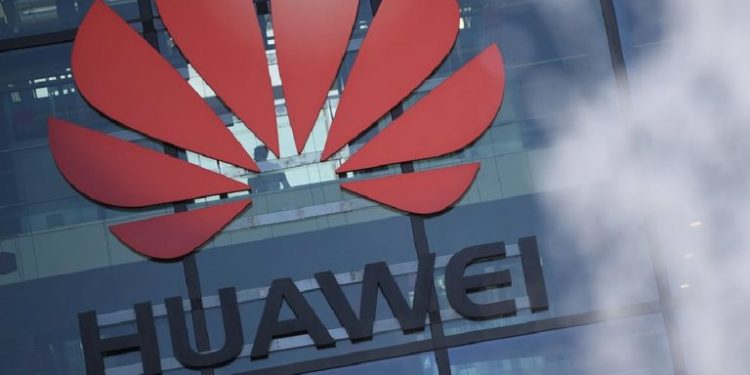 HUAWEI QUEDA SIN CHIPS PARA CELULARES POR SANCIONES DE EU