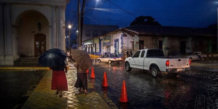 HURACÁN ELIDA SE DEBILITA A CATEGORÍA 1 LEJOS DE LAS COSTAS MEXICANAS