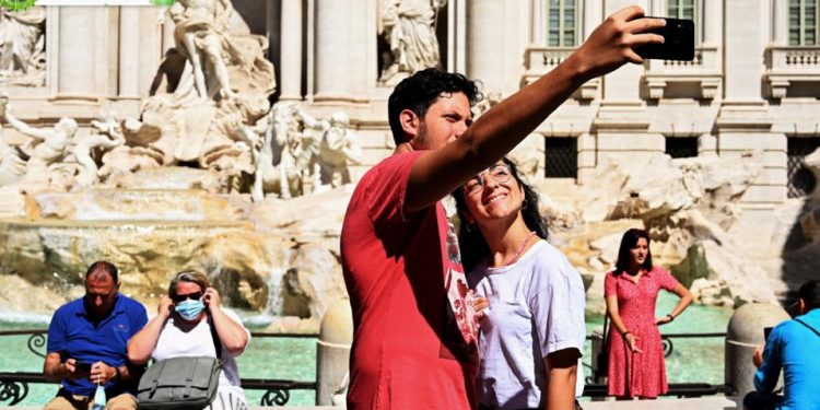 ITALIA PRESENTA SU MÁS ALTA CIFRA DE COVID-19 DESDE MAYO