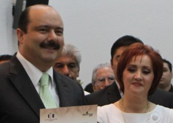 JUEZ LIBRA ORDEN DE CAPTURA CONTRA ESPOSA DE CÉSAR DUARTE