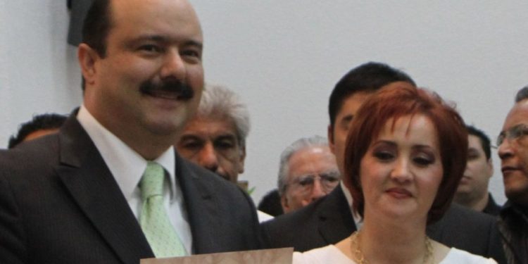 JUEZ LIBRA ORDEN DE CAPTURA CONTRA ESPOSA DE CÉSAR DUARTE