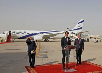 LLEGA A ABU DABI EL PRIMER VUELO COMERCIAL ENTRE ISRAEL Y EMIRATOS ÁRABES UNIDOS