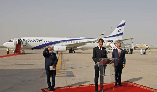 LLEGA A ABU DABI EL PRIMER VUELO COMERCIAL ENTRE ISRAEL Y EMIRATOS ÁRABES UNIDOS