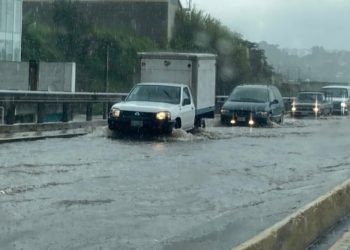 LLUVIAS Y VIENTOS CAUSAN SEVERAS AFECTACIONES EN XALAPA, VERACRUZ Y COMITÁN, CHIAPAS
