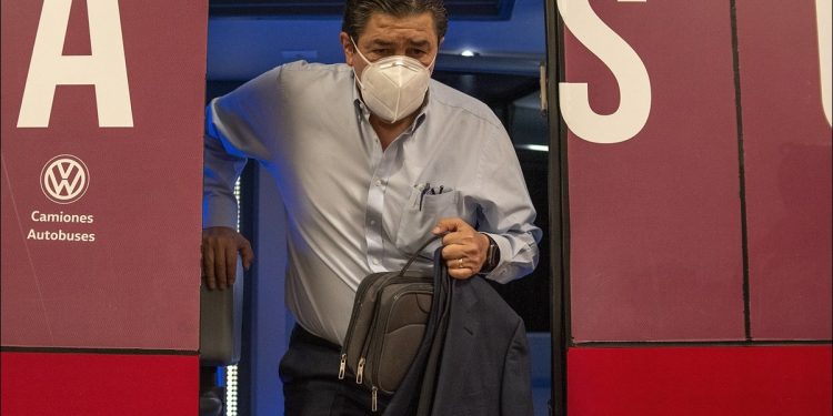 LUIS FERNANDO TENA DEJA DE SER TÉCNICO DE CHIVAS