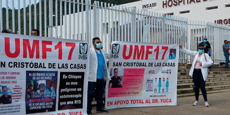 MARCHAN EN APOYO A MÉDICO ACUSADO DE ABUSO DE AUTORIDAD EN CHIAPAS