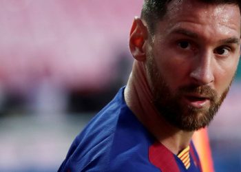 MESSI CONTEMPLA SU SALIDA DEL BARCELONA