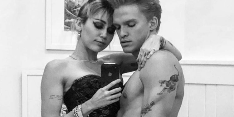 MILEY CYRUS Y CODY SIMPSON TERMINAN SU RELACIÓN
