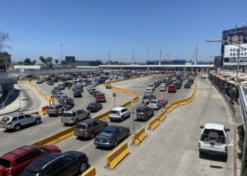 MÉXICO PLANTEA A EU MANTENER RESTRICCIONES EN LA FRONTERA UN MES MÁS