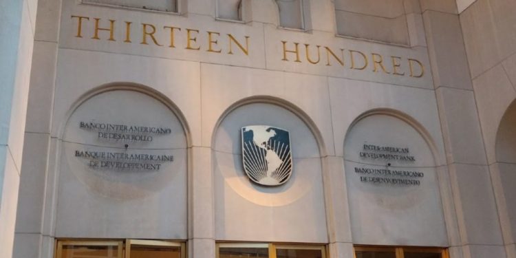 MÉXICO SE OPONE A QUE EU DIRIJA EL BID; APUESTA POR CANDIDATO ARGENTINO