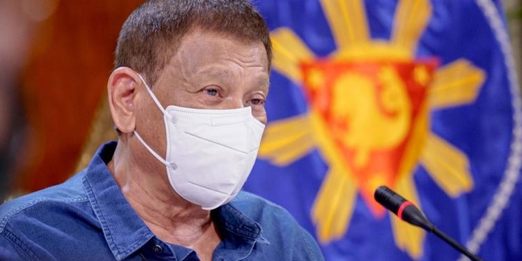 PRESIDENTE DE FILIPINAS SE OFRECE PARA PROBAR LA VACUNA RUSA CONTRA EL COVID-19