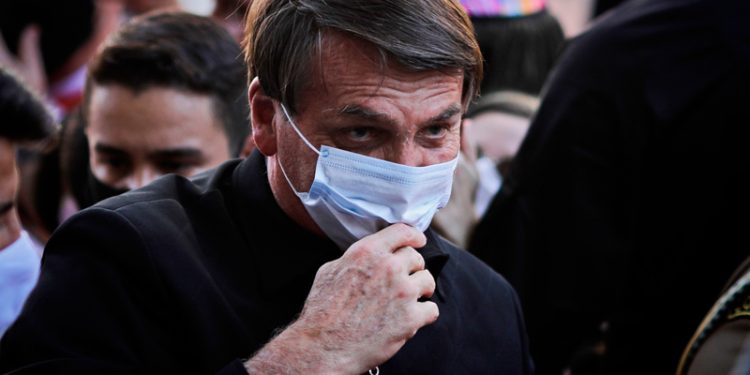 «QUÉ GANAS DE REVENTARTE LA BOCA A GOLPES», DICE BOLSONARO A PERIODISTA