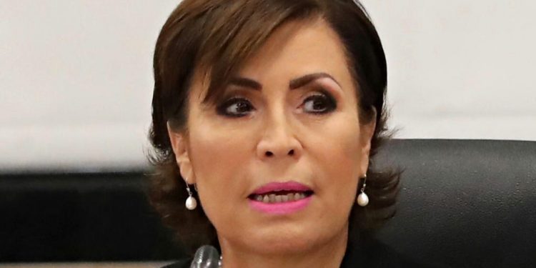 ROSARIO ROBLES NO CULPARÁ NI DELATARÁ A NADIE, DICE ABOGADO