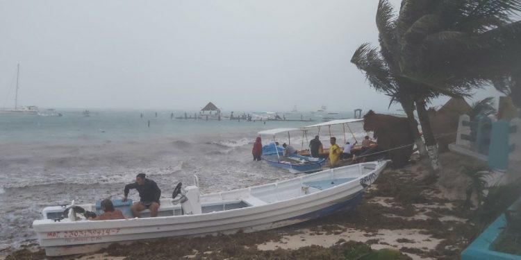 TORMENTA TROPICAL ‘MARCO’ SE APROXIMA A LA PENÍNSULA DE YUCATÁN