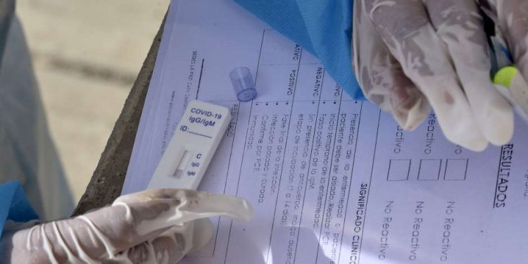 TRABAJADOR SANITARIO PIDE SEXO A CAMBIO DE MEDICINAS PARA ENFERMO DE COVID-19