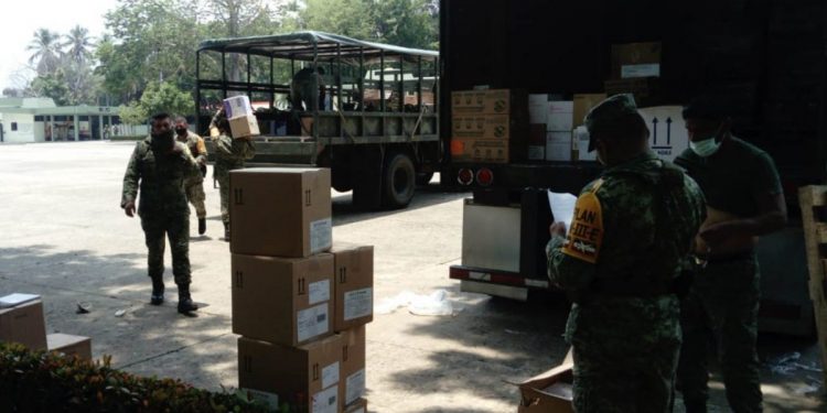 TRASLADAN INSUMOS MÉDICOS PARA HOSPITALES COVID-19 DE TABASCO