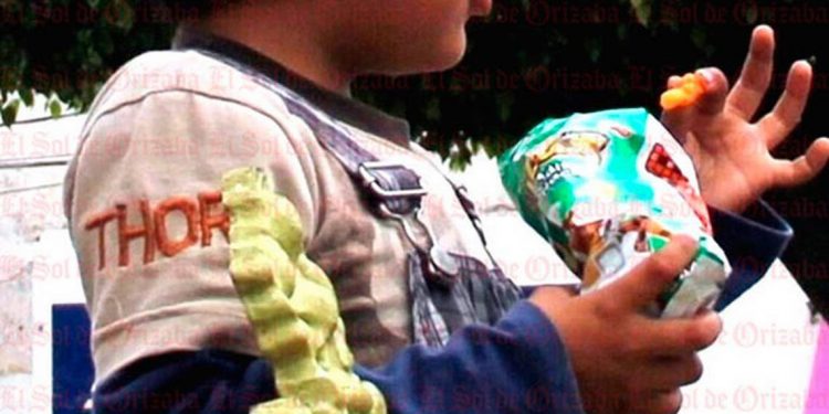 VAN POR REGULAR VENTA DE COMIDA «CHATARRA» EN VERACRUZ