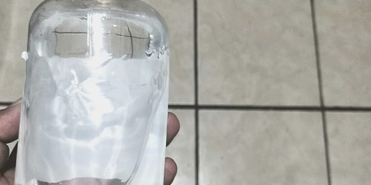 COFEPRIS ASEGURA Y DESTRUYE 80 LITROS DE ALCOHOL EN GEL DE DUDOSA PROCEDENCIA