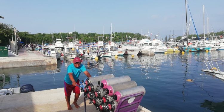 SIN SERVICIOS DE AGUA Y ENERGÍA MARINA FONATUR COZUMEL