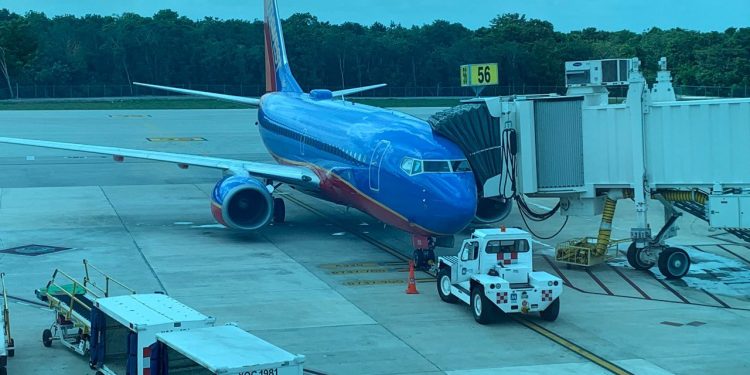 BUEN DOMINGO PARA AEROPUERTO INTERNACIONAL DE CANCÚN