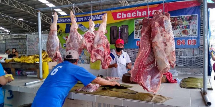 CLAUSURAN LOCALES QUE VENDÍAN PRODUCTOS CÁRNICOS EN EL ‘TIANGUIS DE CASA BLANCA’