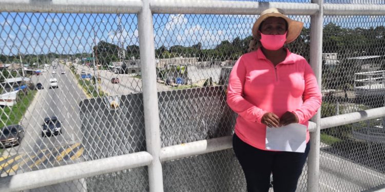 MUJER REALIZA HUELGA DE HAMBRE POR SER VÍCTIMA DE 12 ROBOS EN SU VIVIENDA