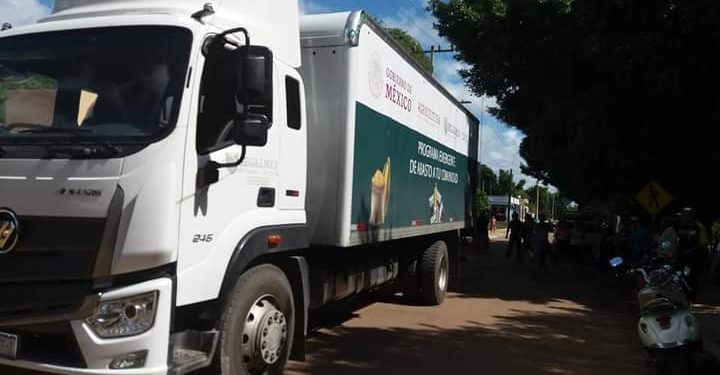 HABITANTES DE LA ESPERANZA RETIENEN CAMIÓN DE DESPENSAS DE SEGALMEX