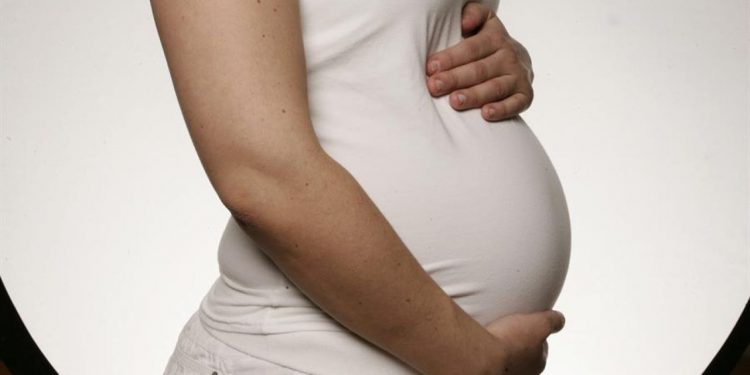 PROPONEN CASTICAR CON PRISION A QUIEN ABORTE O REALICE ALGUNA PRACTICA DURANTE LA GESTACIÓN.