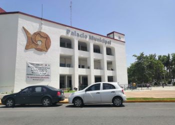 EXPONE OTONIEL SEGOVIA A PERSONAS VULNERABLES EN REGRESO A OFICINAS
