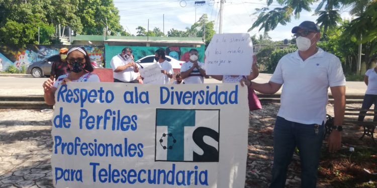 MAESTRAS PIDEN RESPETO A SUS DERECHOS