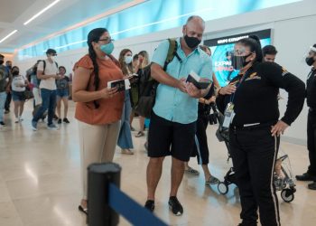 BAJO ESTRICTOS PROTOCOLOS SE REACTIVA TURISMO EN CANCÚN