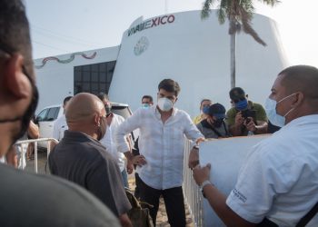 ESCUCHA DIP. GUSTAVO MIRANDA A POLICÍAS MINISTERIALES QUE EXIGEN HOMOLOGACIÓN DE SUELDOS