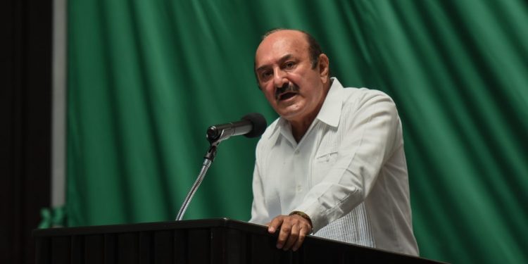 SOBRESALE ROBERTO ERALES CON LA POSTURA DEL PT