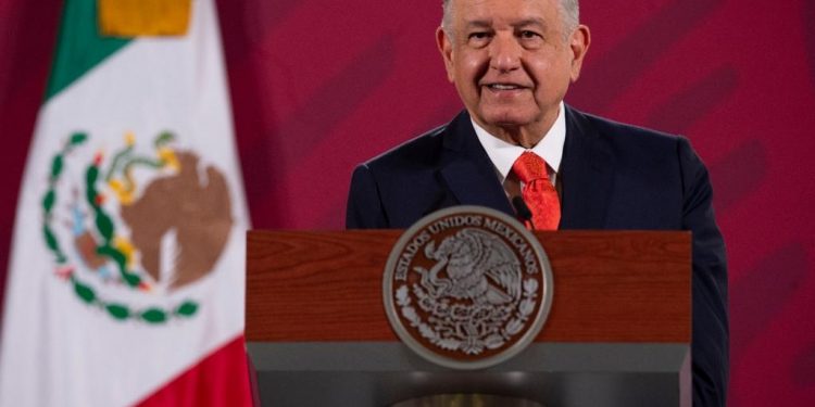 ASEGURA AMLO QUE EN BREVE TENDRÁN CERTEZA LEGAL HABITANTES DE LA COLONIA LUIS DONALDO COLOSIO