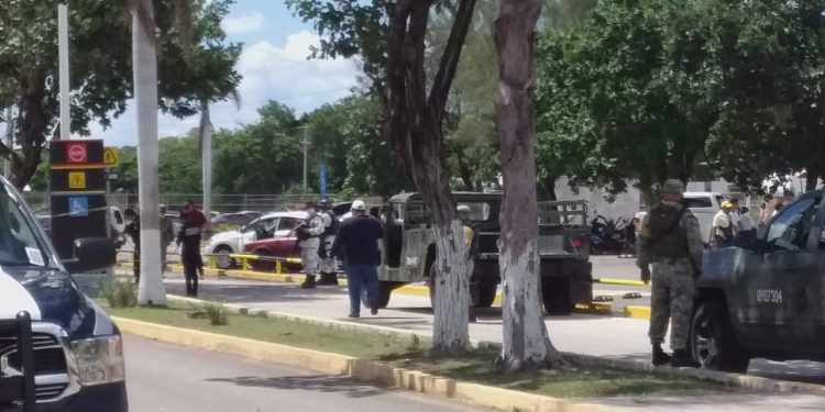 EJECUTAN A UNA PERSONA EN EL AEROPUERTO DE CHETUMAL