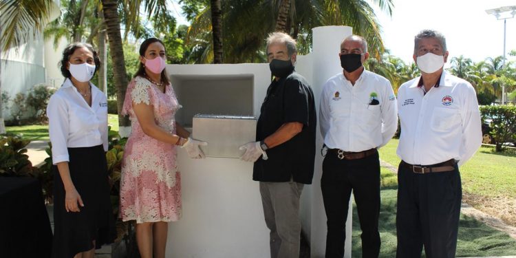 RECIBE UNICARIBE RECONOCIMIENTO FEDERAL EN SU XX ANIVERSARIO