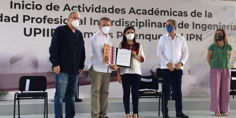 DONAN TERRENO PARA UNIDAD EDUCATIVA DEL POLITÉCNICO EN PALENQUE