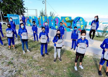 CONTINÚA ENTREGA DE UNIFORMES DEPORTIVOS