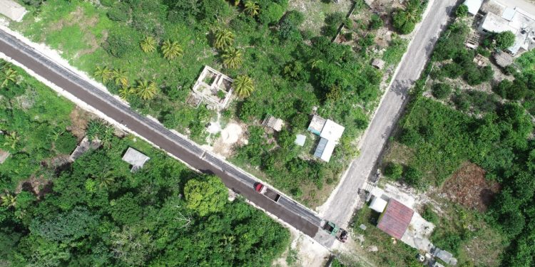 HABITANTES DE GAVILANES AGRADECEN LA PAVIMENTACIÓN REALIZADA POR EL GOBIERNO DE SOFÍA ALCOCER