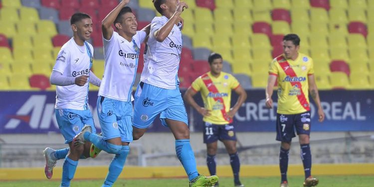 EL DELANTERO BRASILEÑO VIAJÓ LA MADRUGADA DE ESTE VIERNES A GUADALAJARA CON DESTINO  A MONTERREY, DONDE FUE OPERADO DE UNA FRACTURA DE PERONÉ.